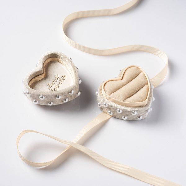 Heart Shaped Velvet Pearl Ring Box Discount - Image 5